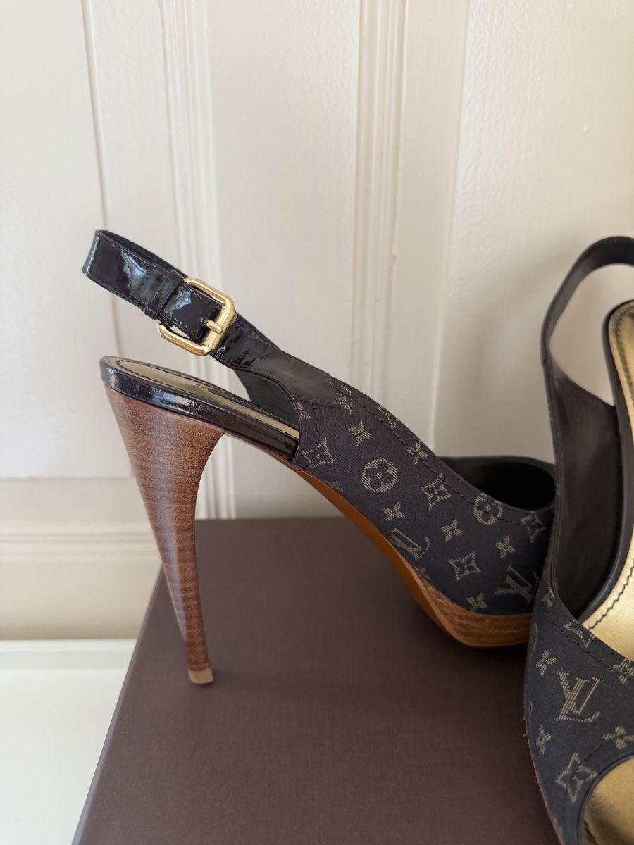 Louis Vuitton Scarpe da donna: Louis Vuitton Slingpumps Monogram Canvas braun Grösse 41 – Nuovo (secondo la descrizione) da Uetikon am See venduto da jan_bx6p 1