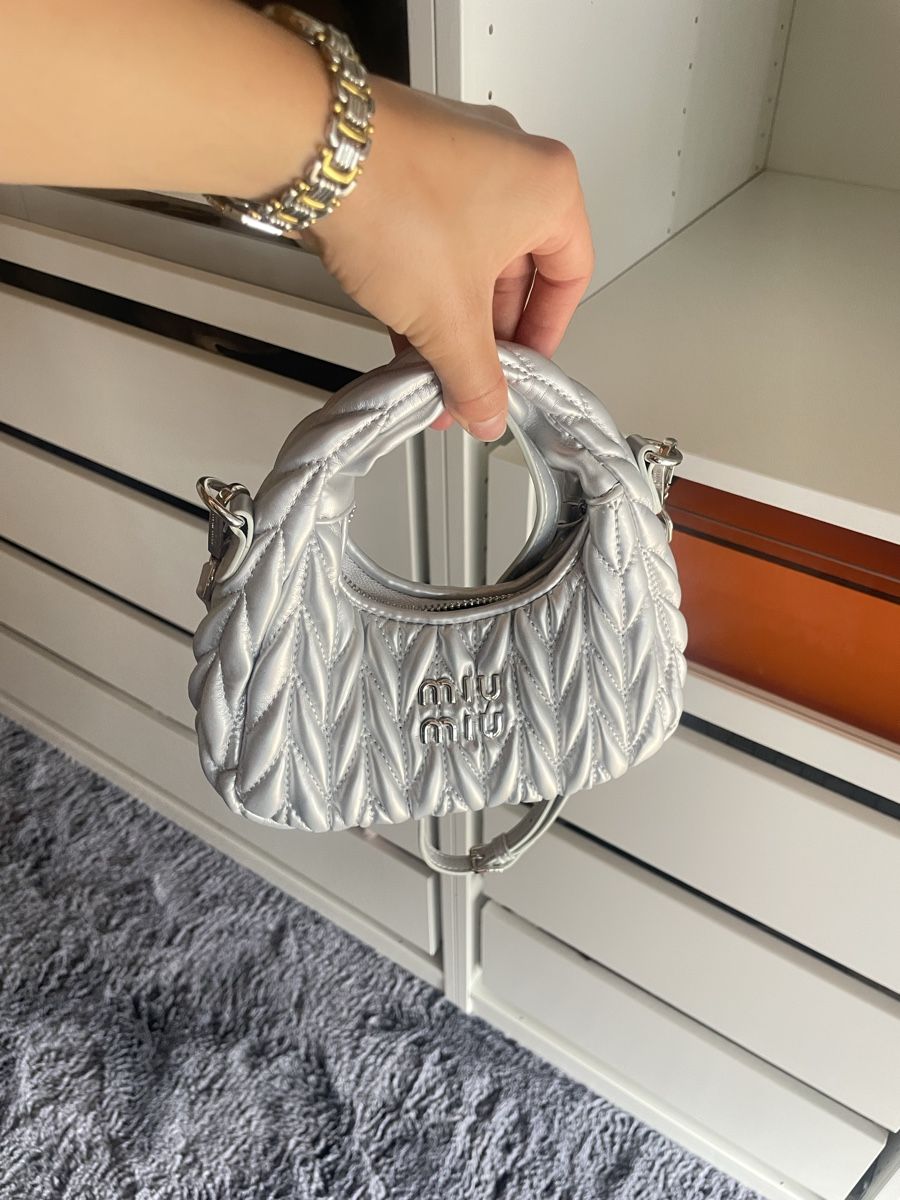 Borse da donna: Handtasche silber klein – Nuovo (secondo la descrizione) da Rebstein venduto da giu_hft9 6
