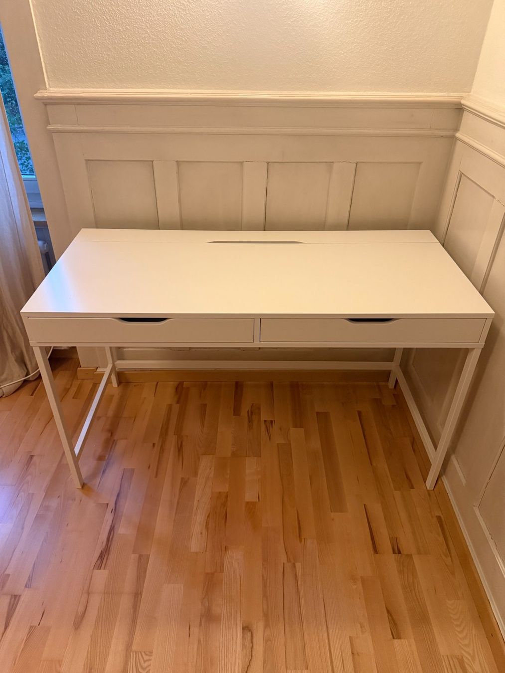 Ikea Scrivanie: White office table / Schreibtisch in Weiss – Usato da Zürich venduto da Doriga