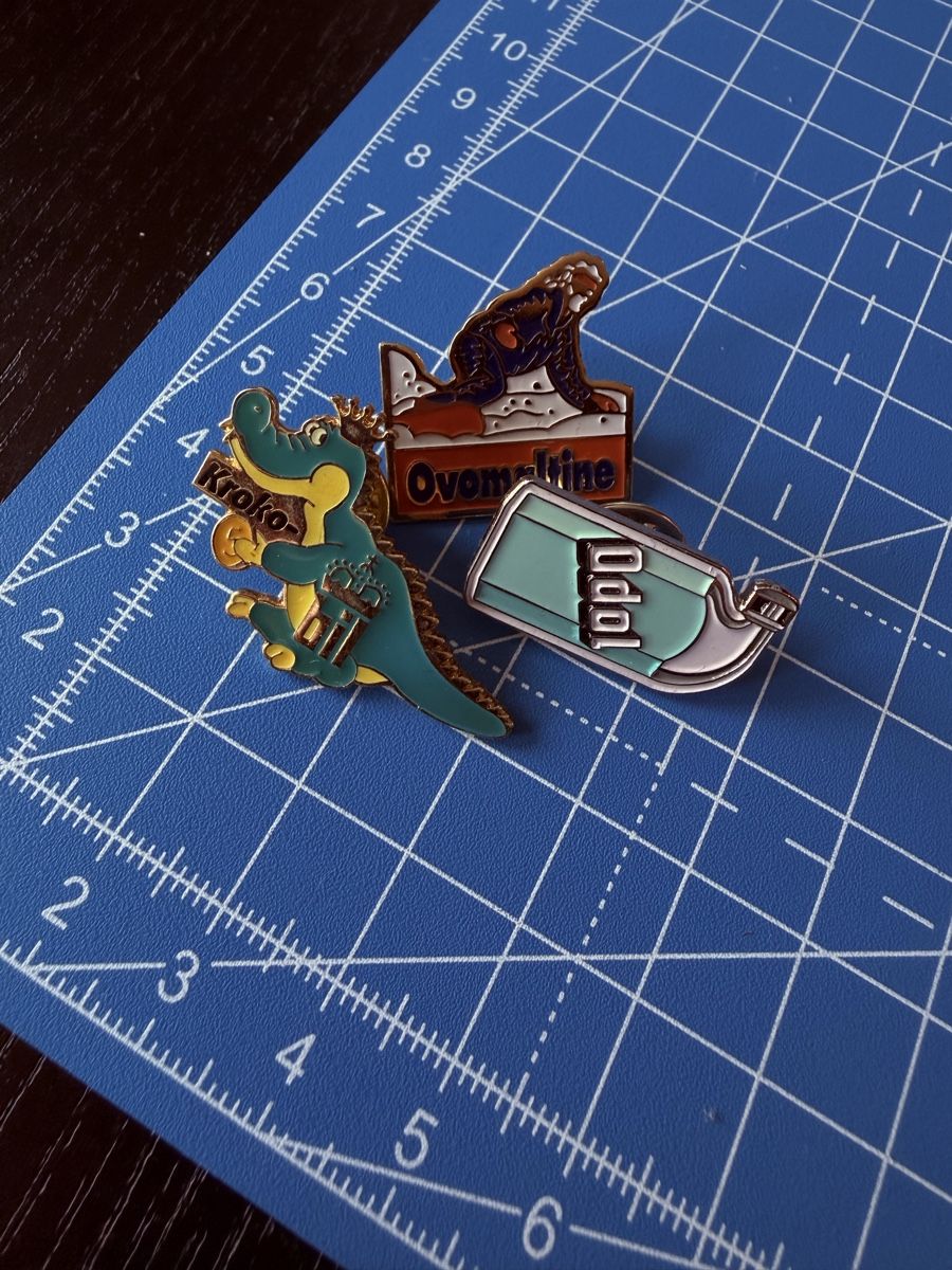 Broschen & Nadeln: 90er Jahre Pins – Gebraucht aus Zürich von moneyplease 6