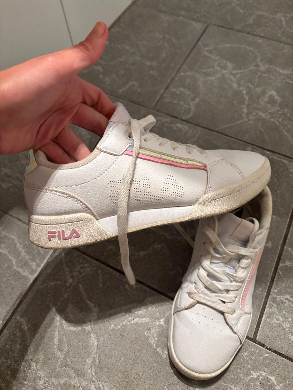 Fila Scarpe da donna: Sneakers FILA – Usato da Bern venduto da Iuliia_novova 2