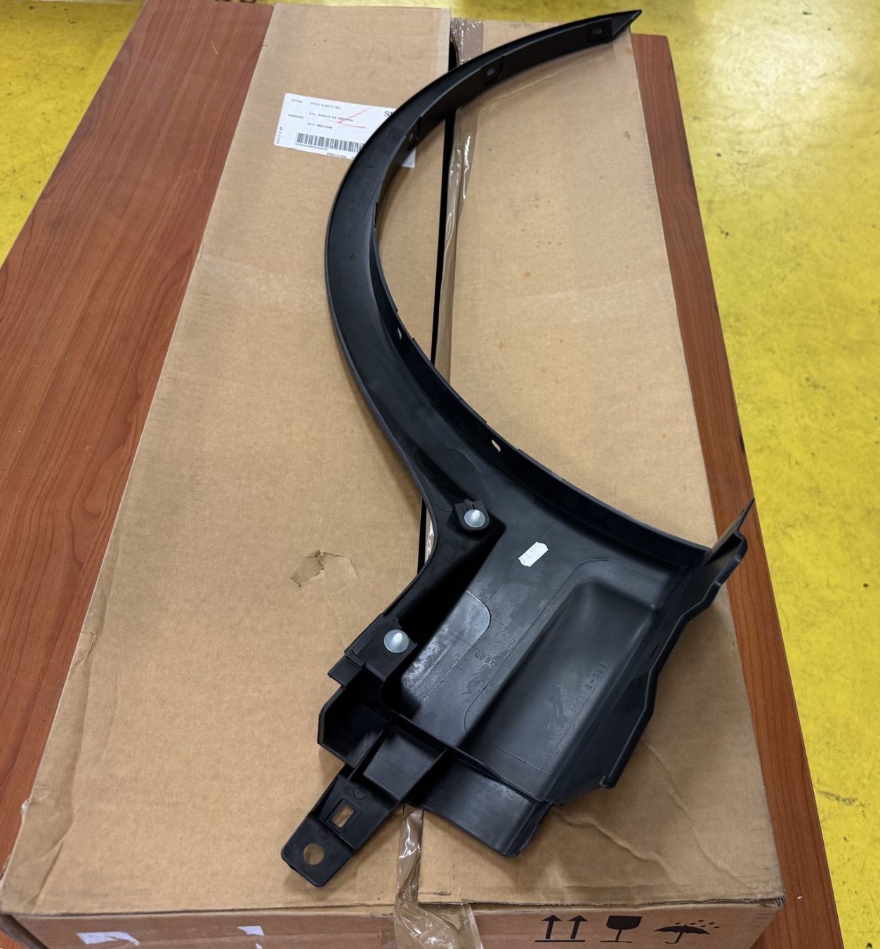 BMW Tutti pezzi di ricambio auto: BMW X3 E83 élargisseur d'aile avant gauche – Nuovo (secondo la descrizione) da Satigny venduto da rfo59 4