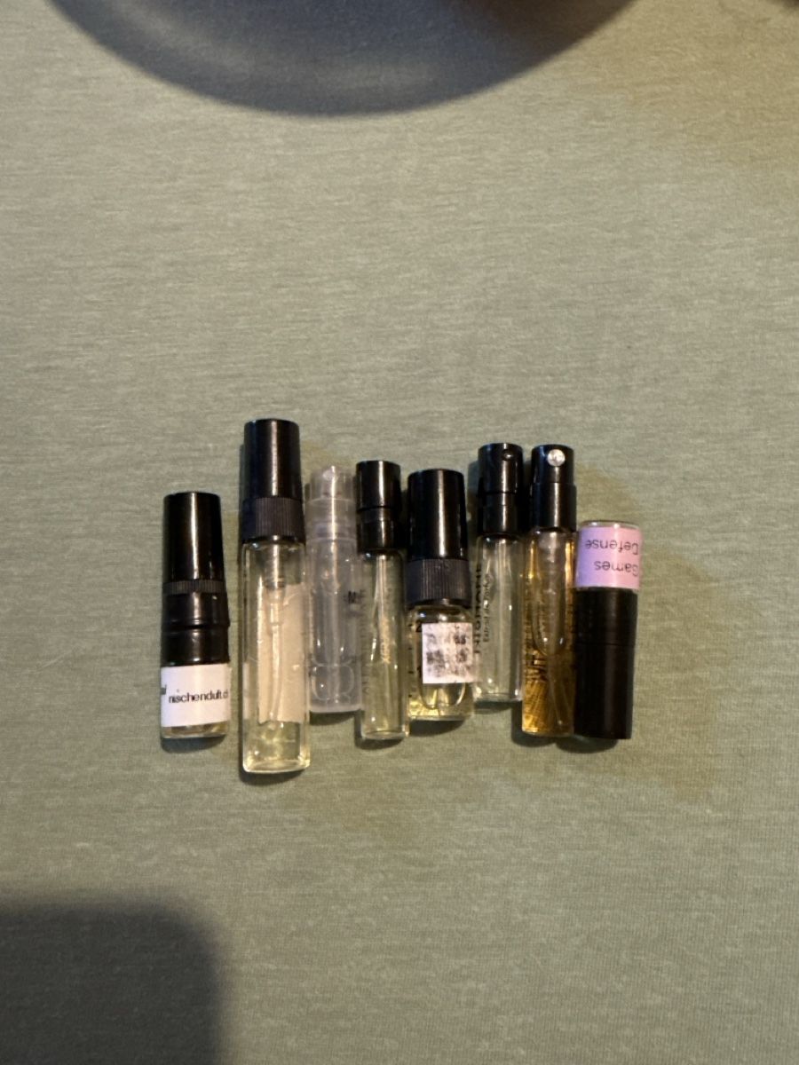 Parfum & Eau de Toilette: Diverse niche Parfümproben – Gebraucht aus winikon von lfisch04