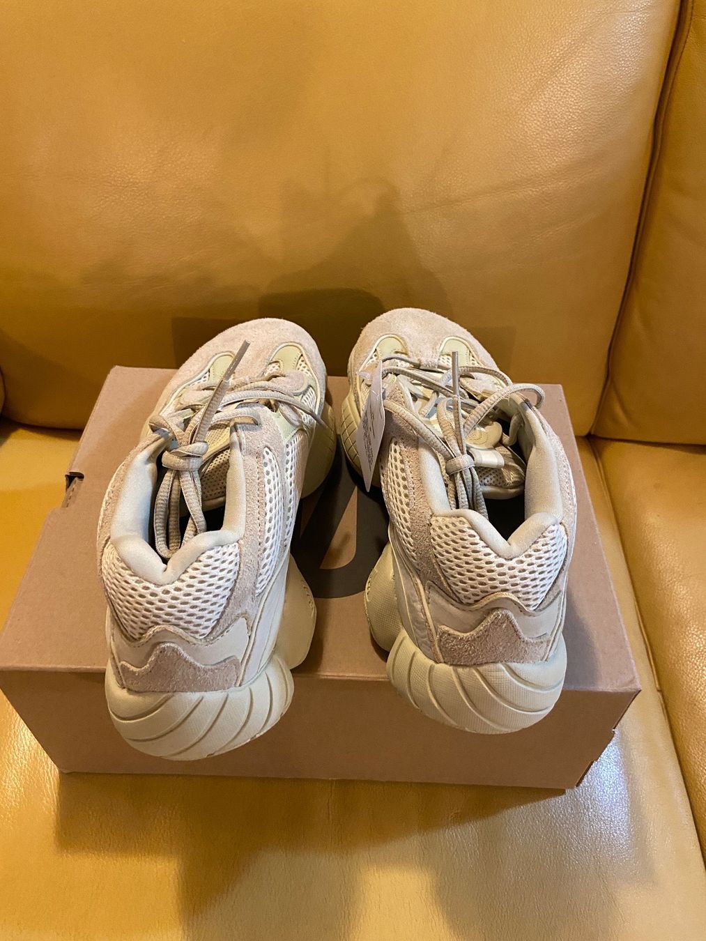 Adidas Scarpe da uomo: ADIDAS - YEEZY 500 MOON – Nuovo e nell'imballaggio originale da Réchy venduto da santiwwrld_514 2