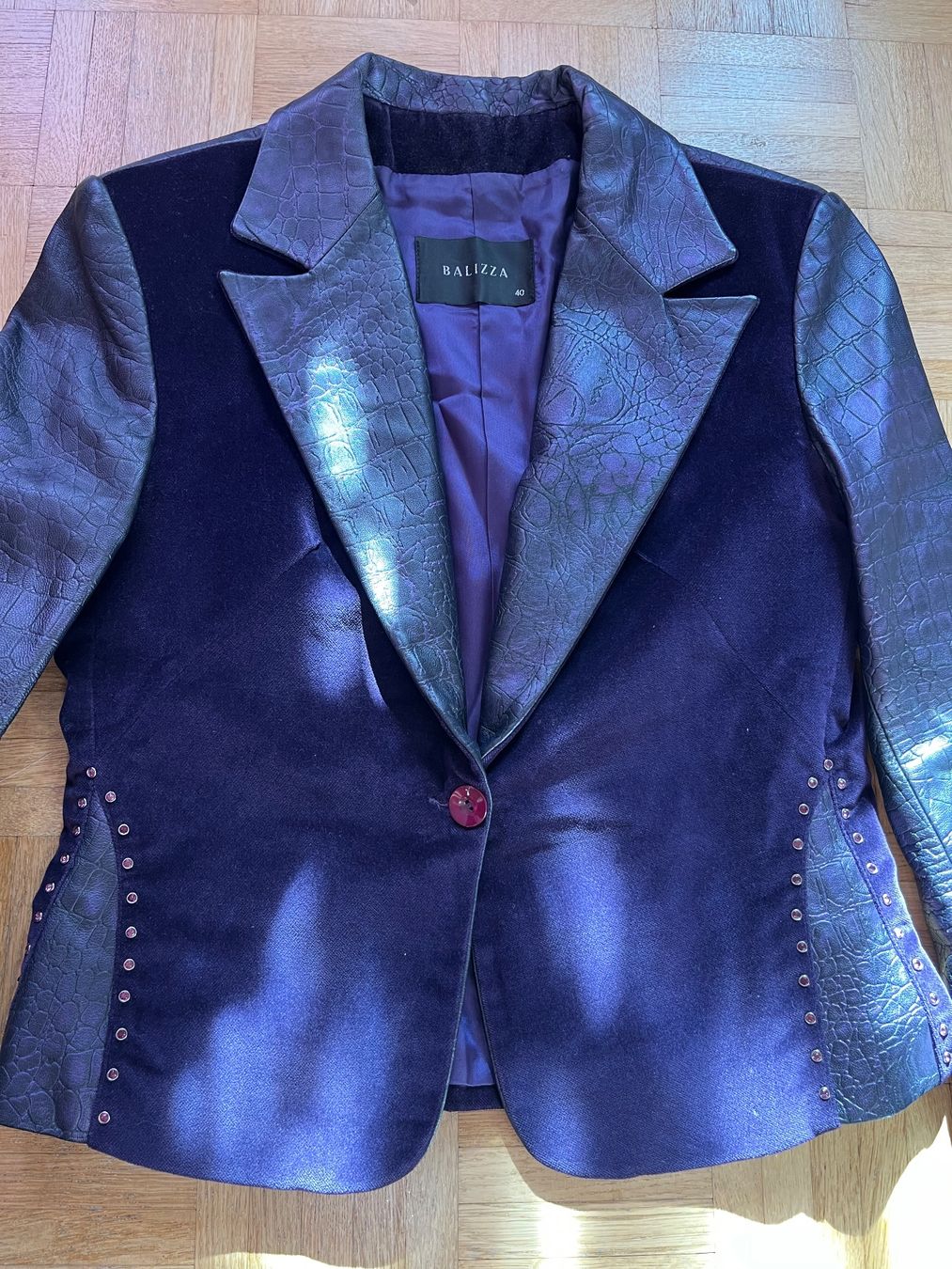 Anzüge & Kostüme: Elegant velour suit size S/M – Neu (gemäss Beschreibung) aus Chêne-Bougeries von Seetooyoo