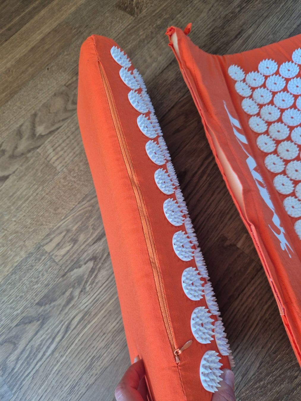 Dispositivi per massaggi: MOVEIT accupressure mat & pillow set in orange – Usato da Zürich venduto da monadiederich 1