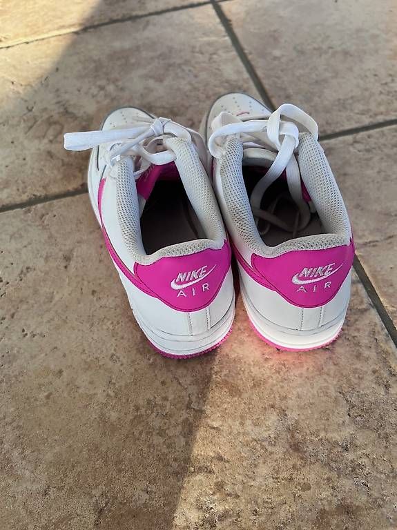 Damenschuhe: Nike Air Force 1 Low - White/Pink Foam – Gebraucht aus Le Locle von inf_8x7d 2