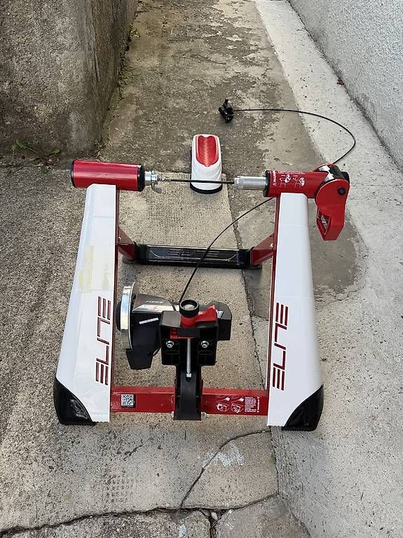 Hometrainer: Elite Novo Force Rollentrainer – Gebraucht aus Tüscherz-Alfermée von Tam_