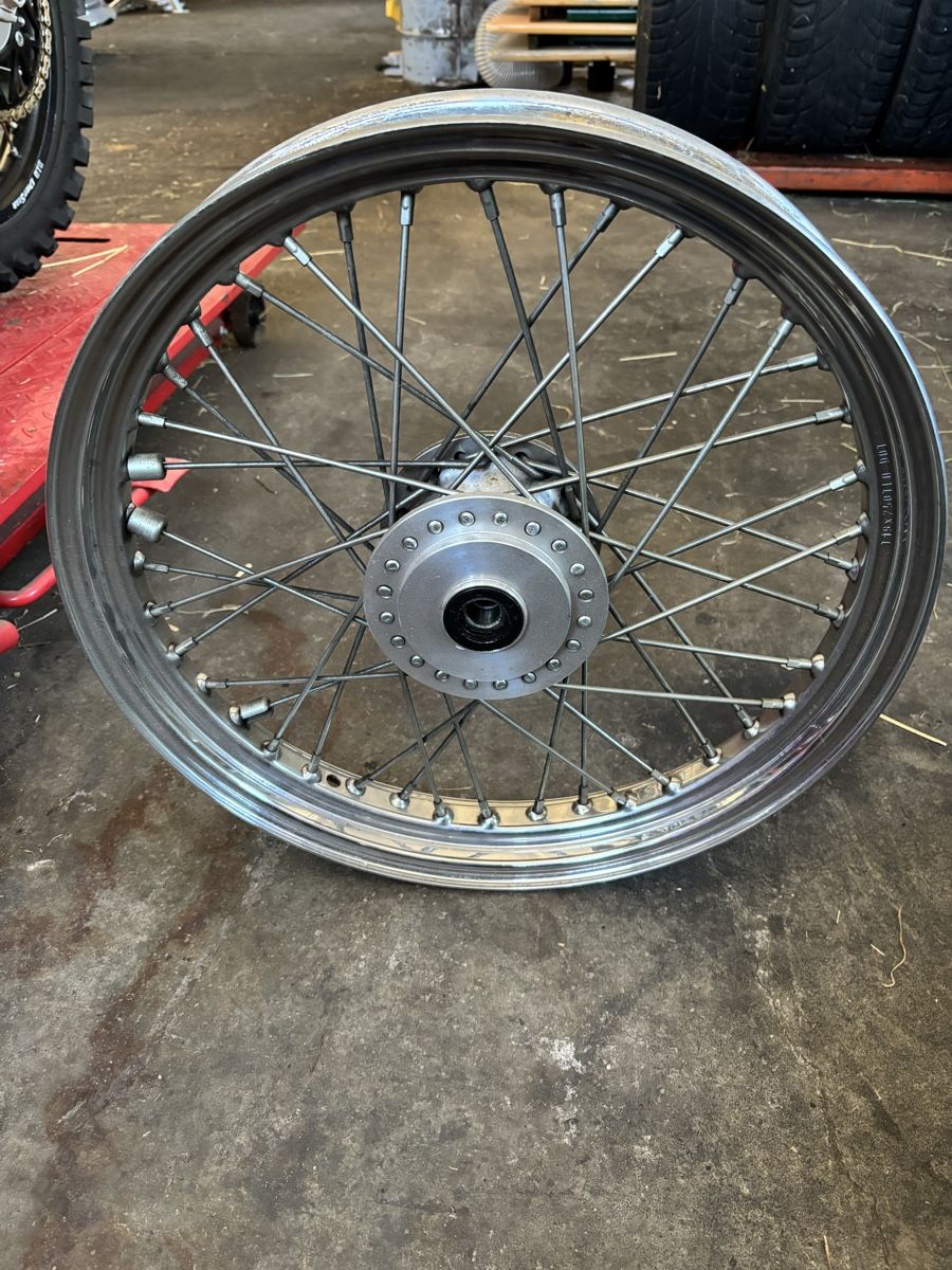 Harley-Davidson Jantes: 2 Harley Sportster Speichenfelgen – D'occasion à Wileroltigen par RichterichLuca 4