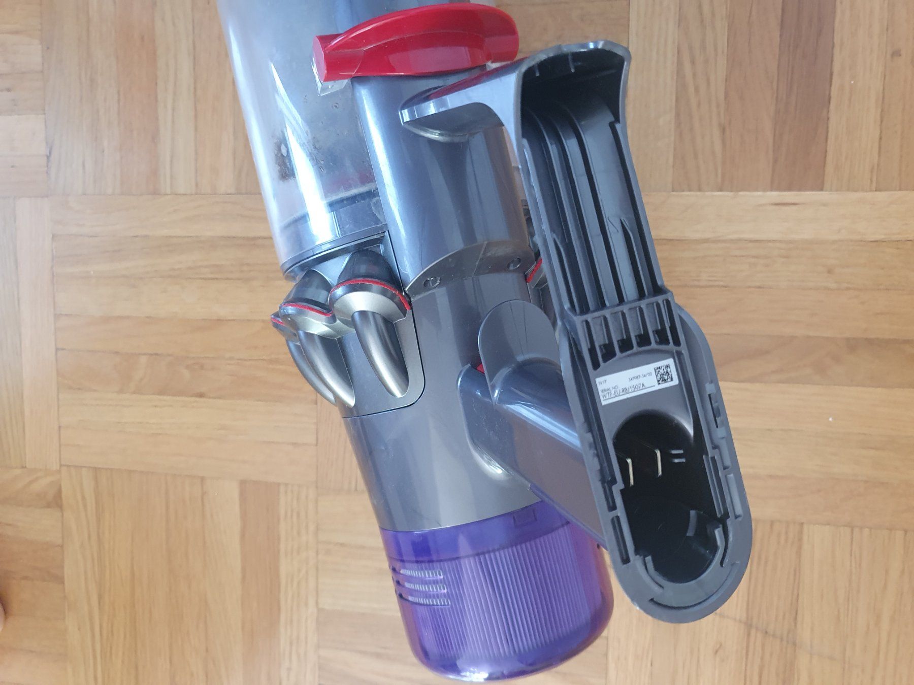 Dyson Aspirateurs & Accessoires: Pièces dyson DÉFFECTIEUX V11 – Défectueux à Prilly par RoDyRe 2