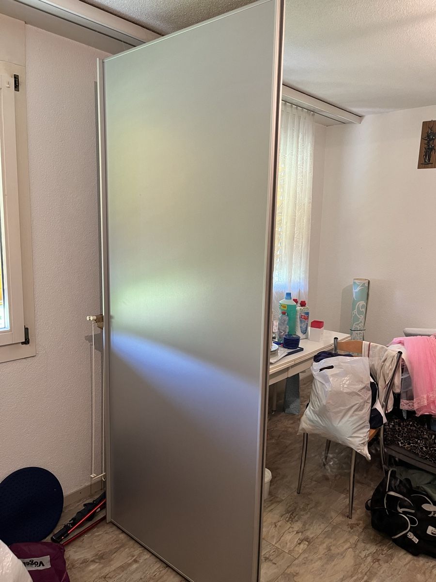 Schränke: GRATIS Schiebe Türen Schrank 200 oder 220 hoch x 300 cm – Gebraucht aus Klingnau von Weiterverwenden 1