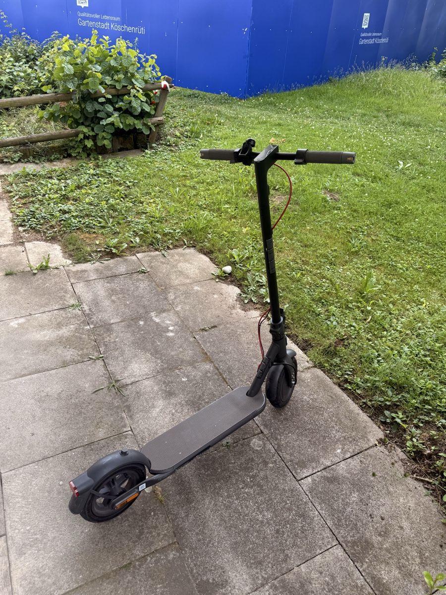 Scooters: Xiaomi Electric Scooter 4 – Defekt aus Zürich von dnlyy 1