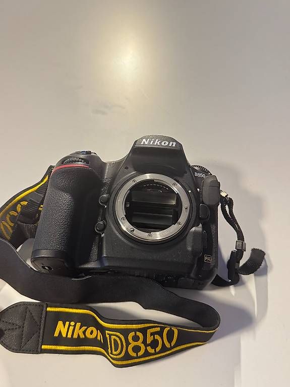Nikon Fotocamera: Nikon D850 Digitale Spiegelreflexkamera – Usato da Grosswangen venduto da V.K.T 3