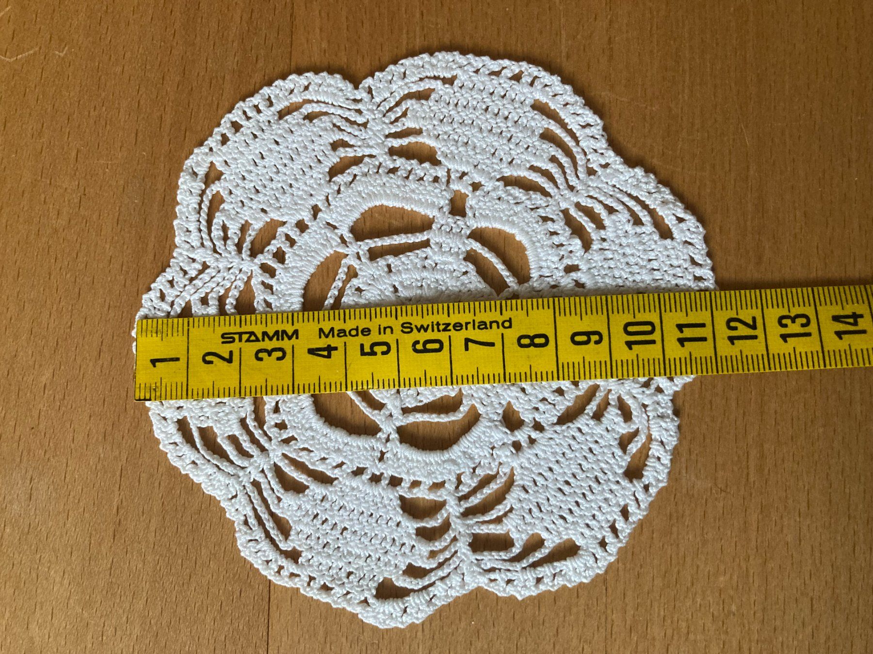 Sottobicchieri: Spitzendeckchen  gehäkelt  Untersetzer  ca. 11 cm DM  weiss – Usato da Subingen venduto da ArtBead 2