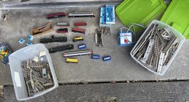 Lot Modelleisenbahn H0 Loks. Wagen Gleismaterial Märklin