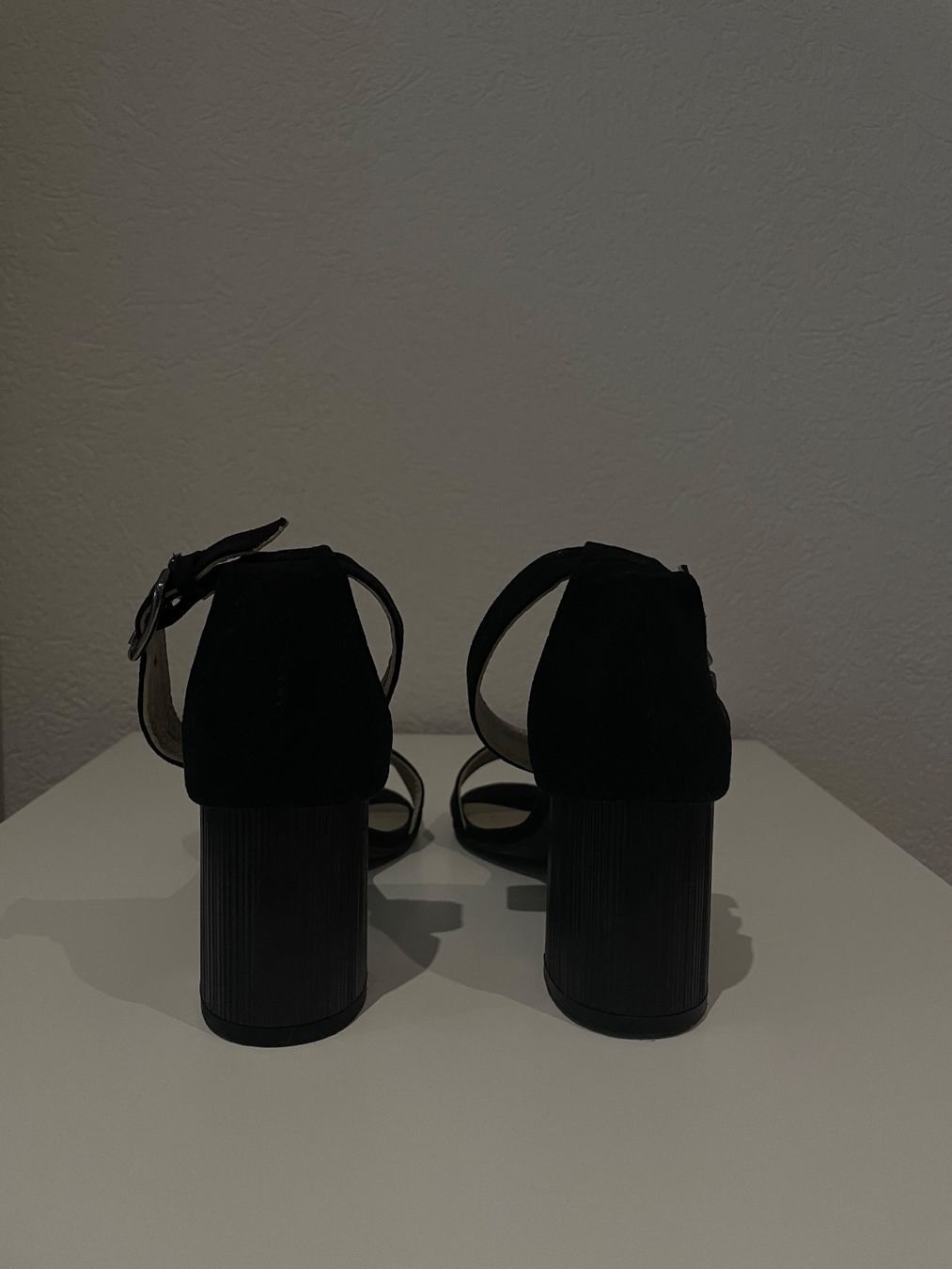 Damenschuhe: Sandales noires à talon – Neu (gemäss Beschreibung) aus La Chaux-de-Fonds von 19_po 1