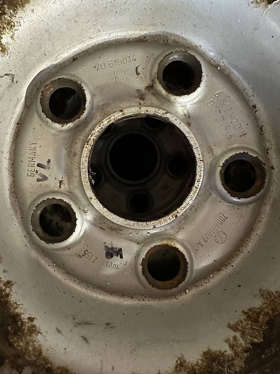 Cerchioni: Stahlfelgen 6Jx15H2DIN VW T4 – Usato da Sissach venduto da Sebbii 1