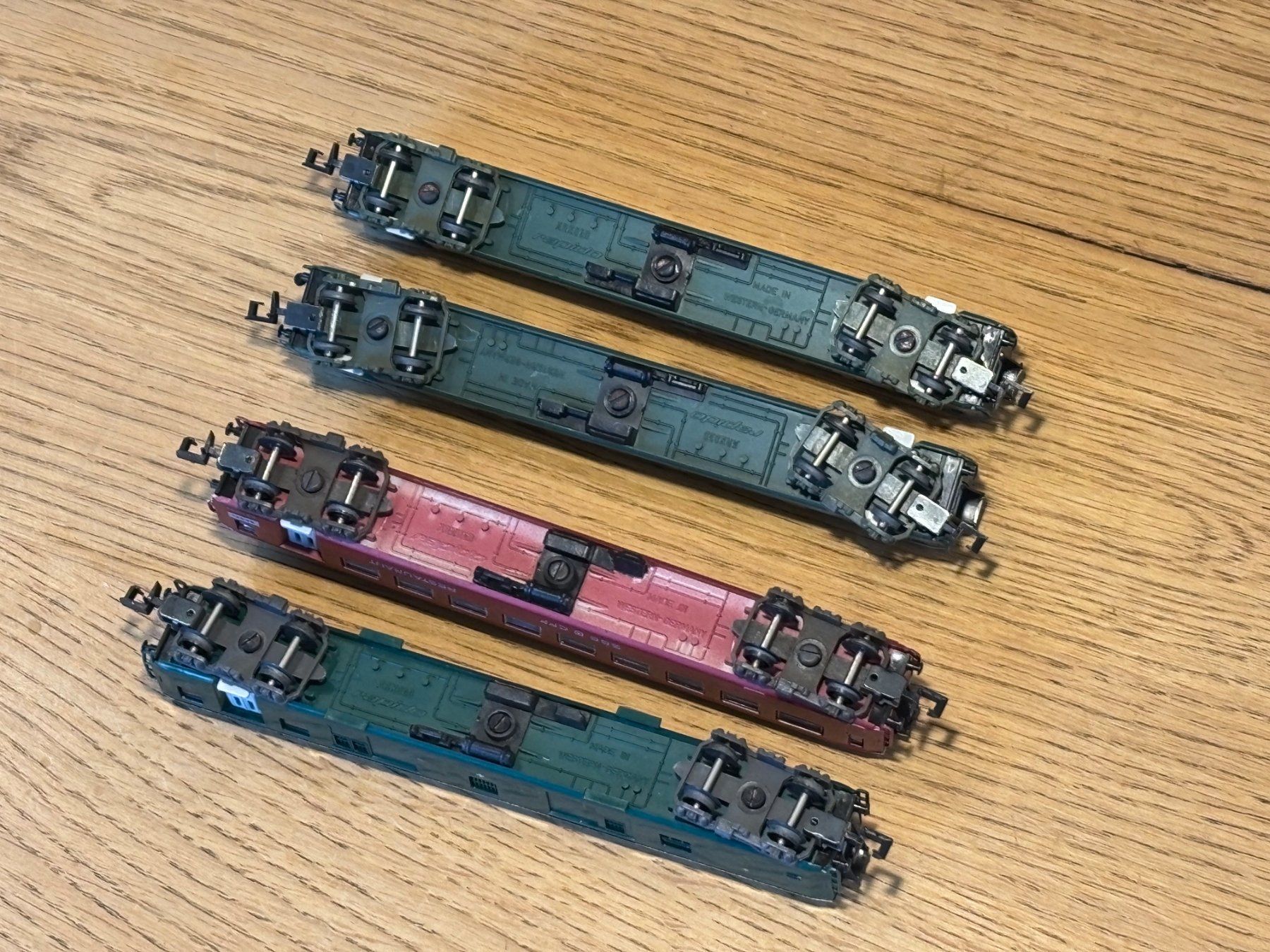Modelleisenbahnen: L1891: 4 Stk. SBB Eisenbahnwagen(Spur N) – Gebraucht aus Birsfelden von Birs_25 7