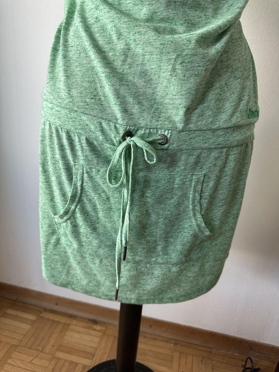 Kleider: Bench Kleid grün mit Kapuze und Drawstring – Gebraucht aus Wohlen AG von jes_9c79 4