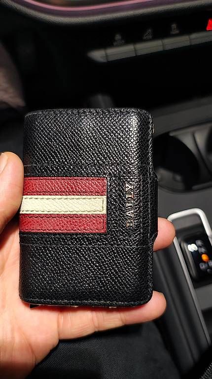 Portafogli: Exklusives Bally-Kartenetui aus Leder – Usato da Schlieren venduto da Conex7000