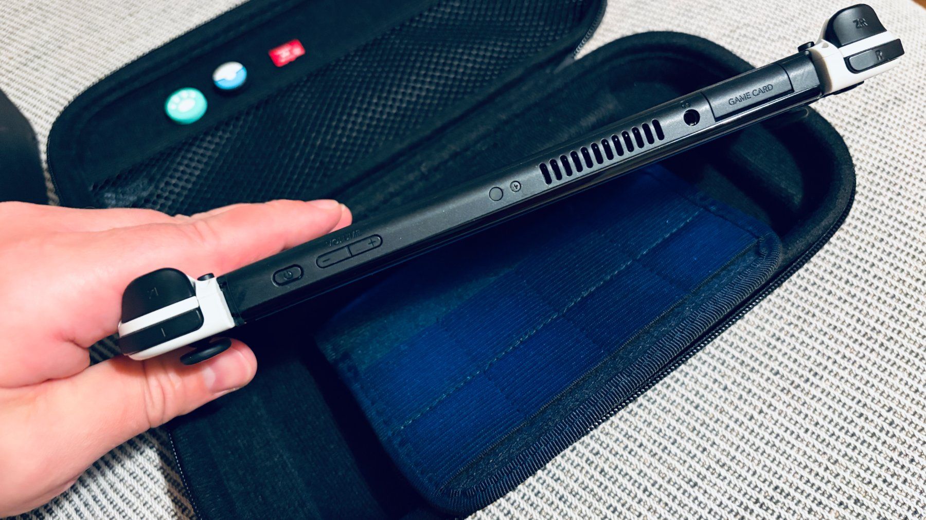 Nintendo Console: Nintendo Switch OLED état impeccable + accessoires – Usato da Prilly venduto da sergesign 2