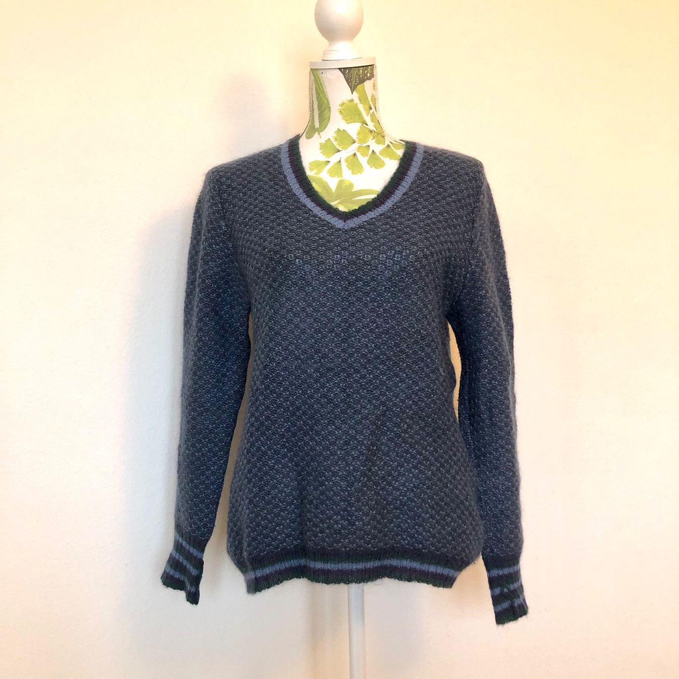 Maglioni & Felpe: Vintage Rodier Paris Strickpullover, passt für Grösse M – Usato da Brienz BE venduto da Kokolea84