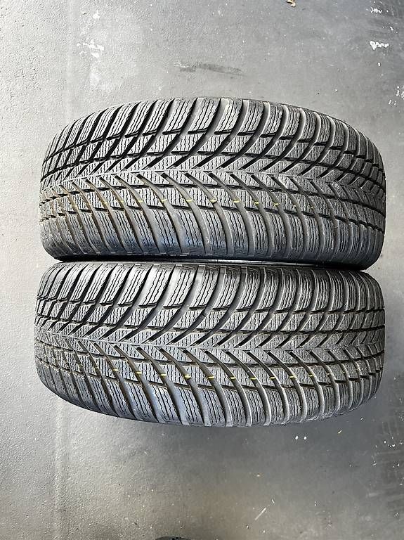 Pneumatici & Ruote complete: 235/45 R20 Winterreifen – Usato da Sursee venduto da gas_8n5t
