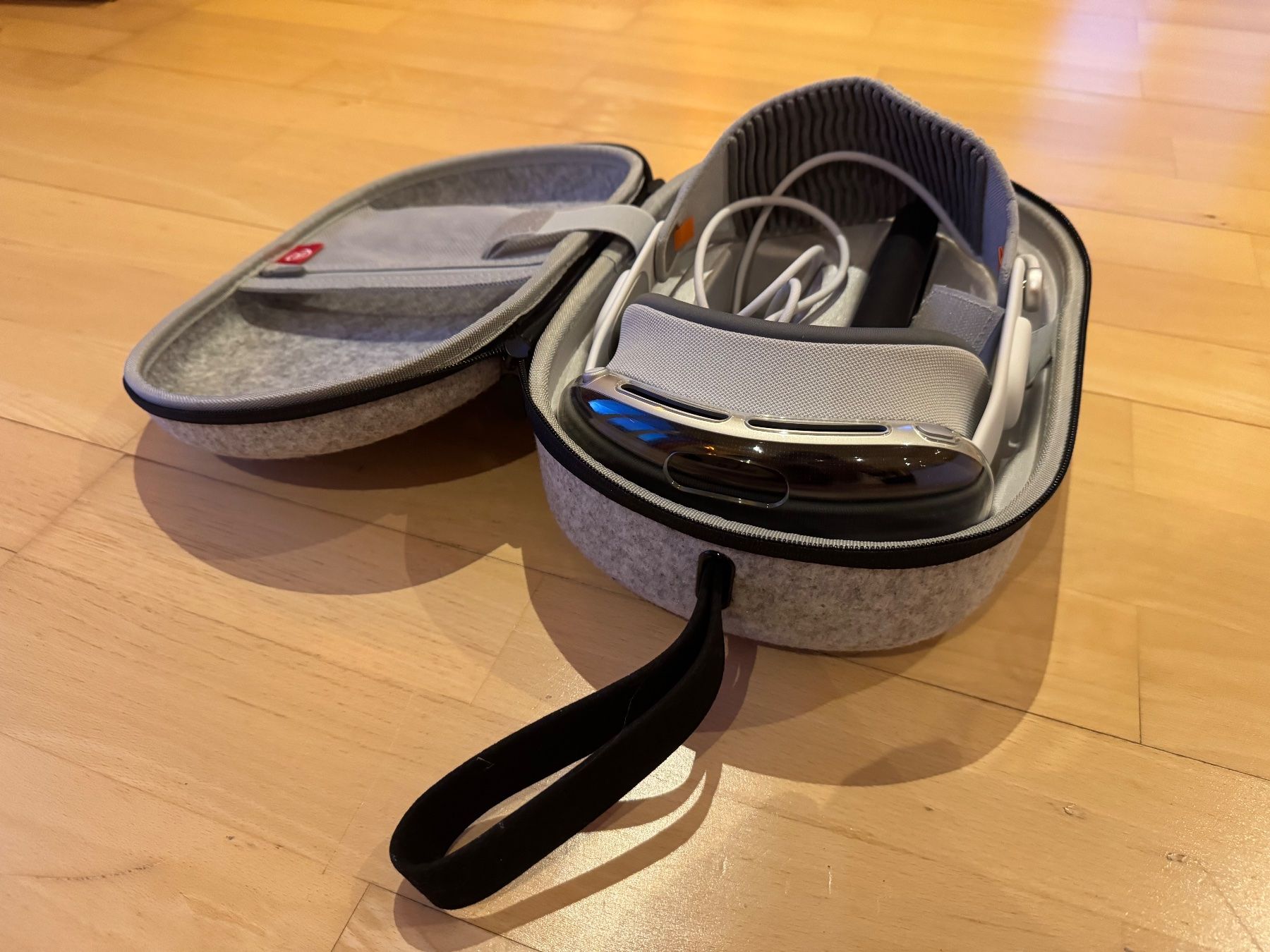 Apple VR Brille: Apple Vision Pro 1 TB with accessories - Excellent condition – Neu (gemäss Beschreibung) aus ST-CERGUE von jonasviatte 7