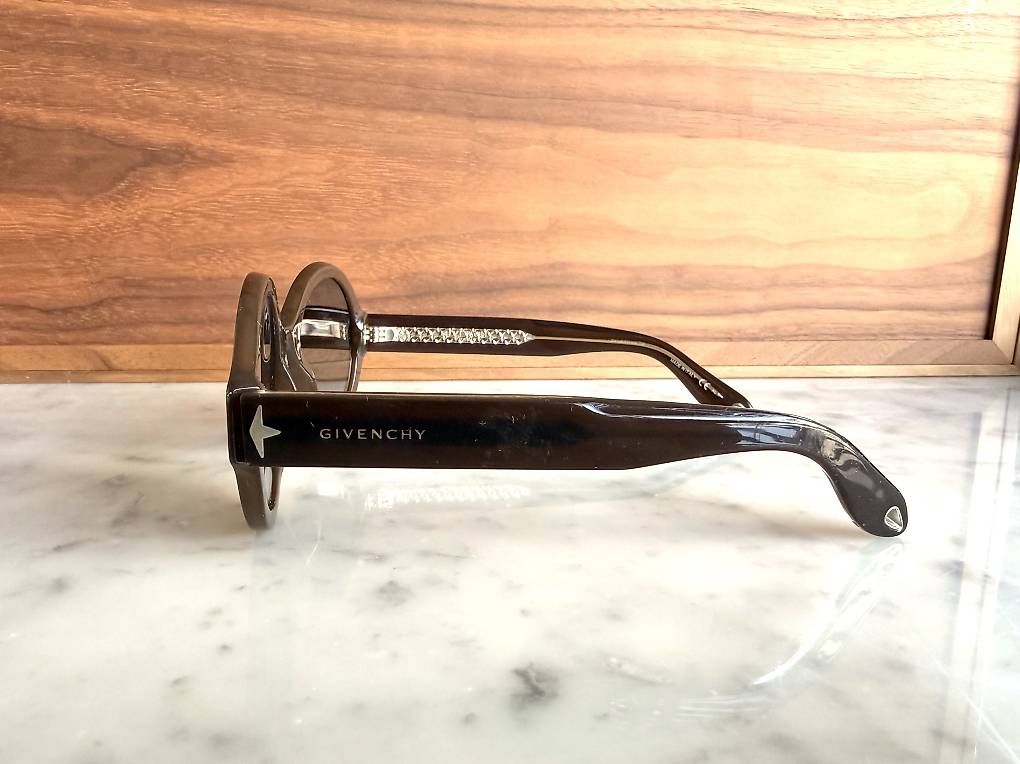 Occhiali & Lenti: Givenchy Sonnenbrille – Usato da Adligenswil venduto da TST04 1