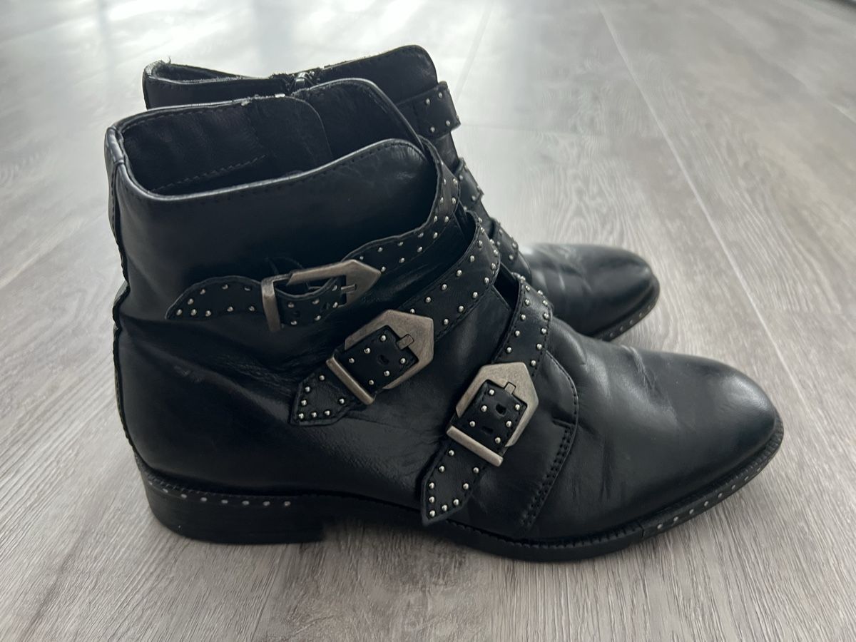 Scarpe da donna: Lot Chaussures - taille 38-39 – Usato da Ste-Croix venduto da Caramel31 6