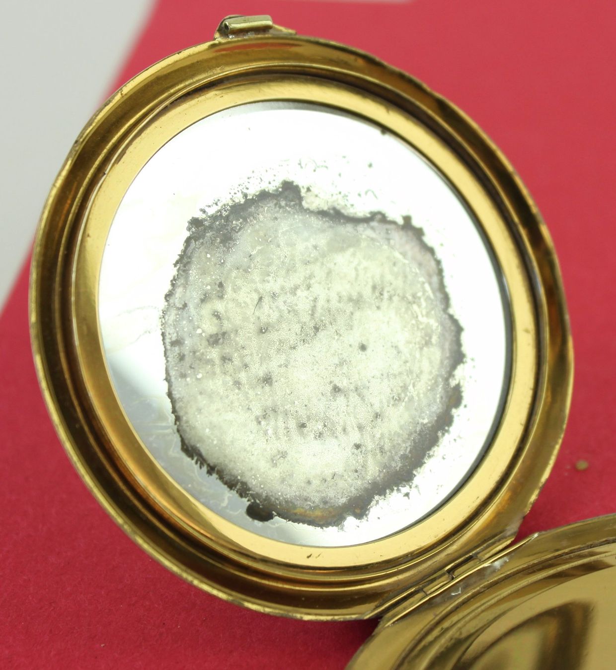 Make-up: EMU BRAND, PUDERDOSE MIT PERLMUTTER, ENGLAND UM 1950. – Usato da Grandcour venduto da Flowerstyle 5