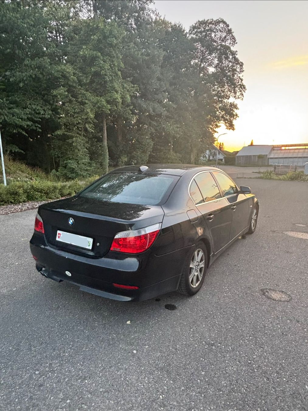 BMW Automobili: BMW 530i schwarz – Usato da Weinfelden venduto da arm_8b7b 2
