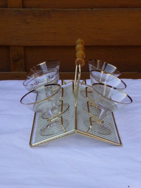 Autres articles pour la maison: Gläserhalter Gläser Halter 50er 60er Jahre – D'occasion à Buochs par hubi98 2