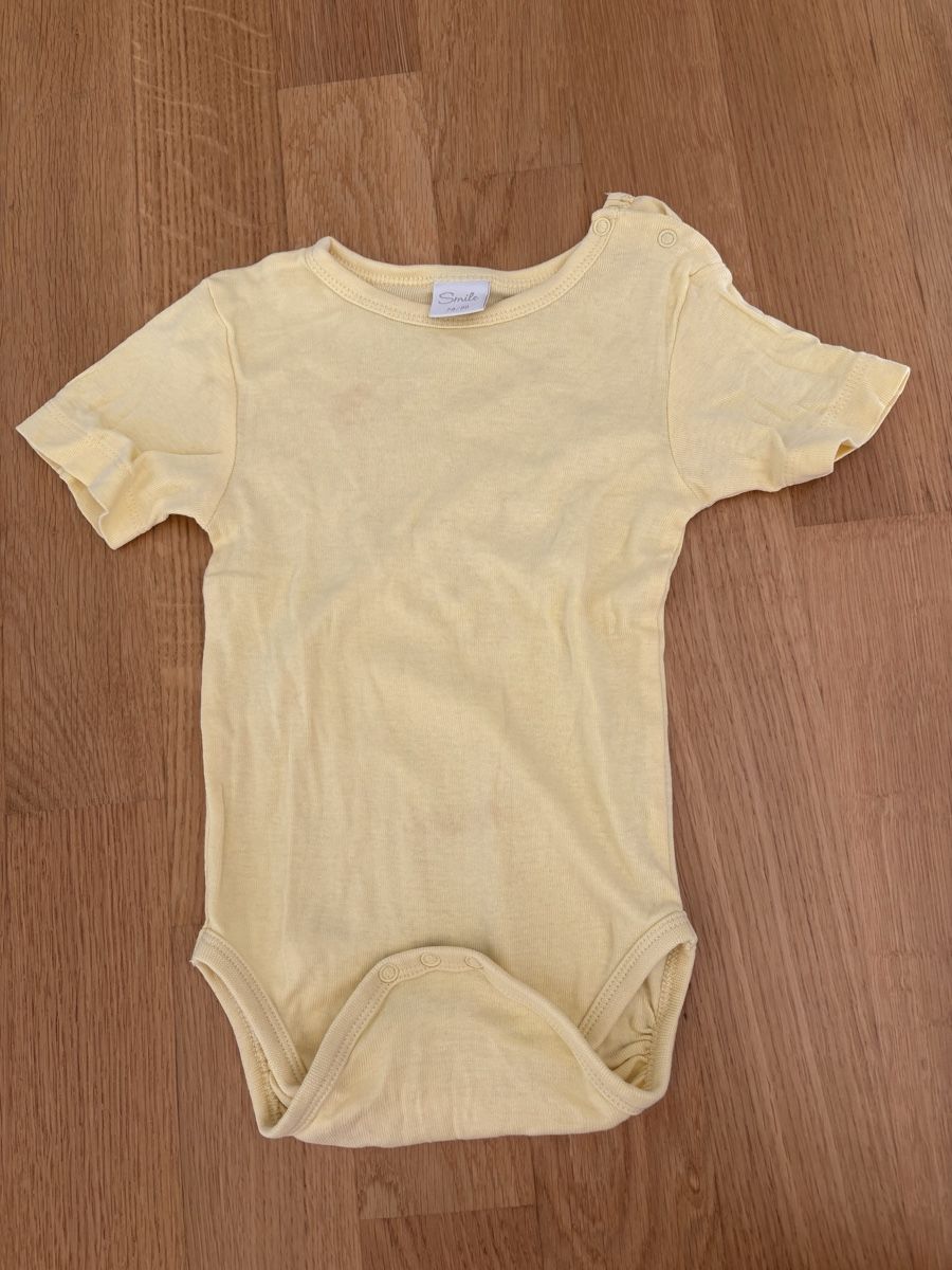 Biancheria intima: Neuer Body Gr. 74/80 – Nuovo (secondo la descrizione) da Remetschwil venduto da est_zk69
