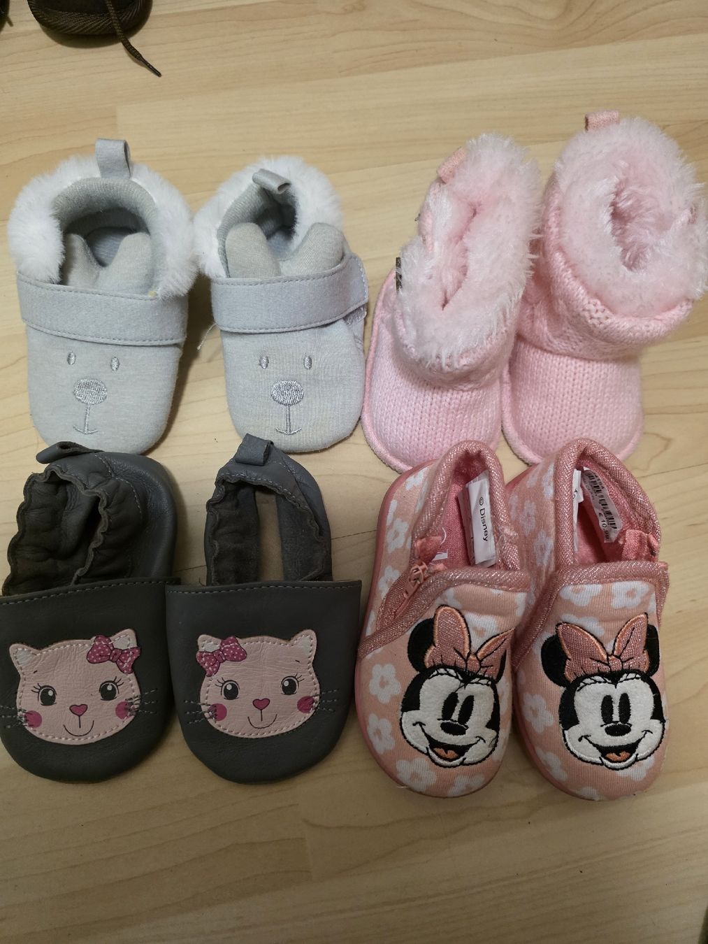 Scarpe per ragazzi: Kinderschuhe gr 19 4 Paar – Usato da Bäriswil BE venduto da Simon_Kreativwelt