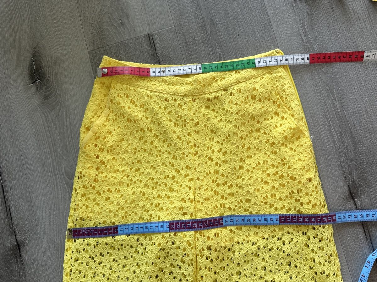Pantaloni: Pantalon jaune en dentelle – Nuovo (secondo la descrizione) da Biel/Bienne venduto da TanyaM02 4