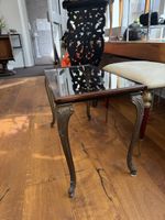 Eleganter Vintage Beistelltisch mit Glasplatte – Louis XV St