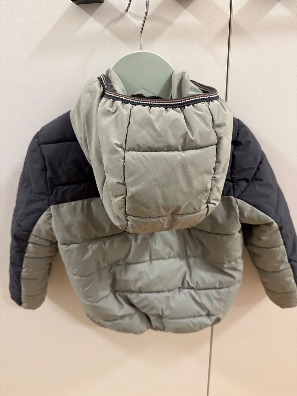 C&A Giacche & Cappotti: Kinder Winterjacke Gr.92 – Usato da Schönenwerd venduto da d.chiara 1