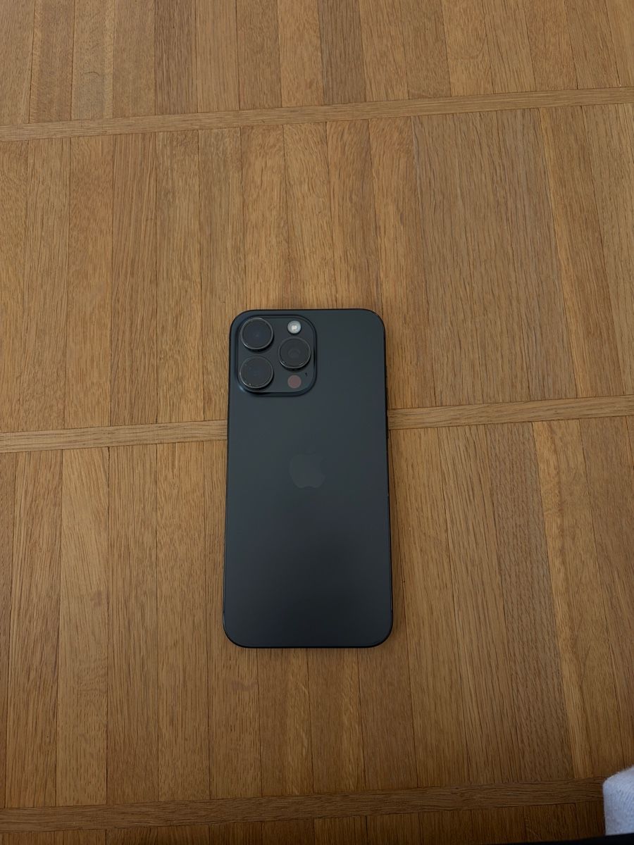 Apple Telefoni cellulari / Smartphones: iPhone 15 Pro Max 256GB titan black – Usato da Zürich venduto da bib_ds9n 1