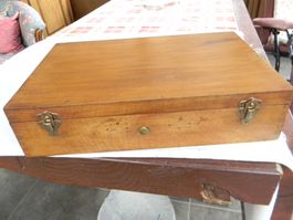 grande boîte en bois (47 x 31 cm.) gainée tissu