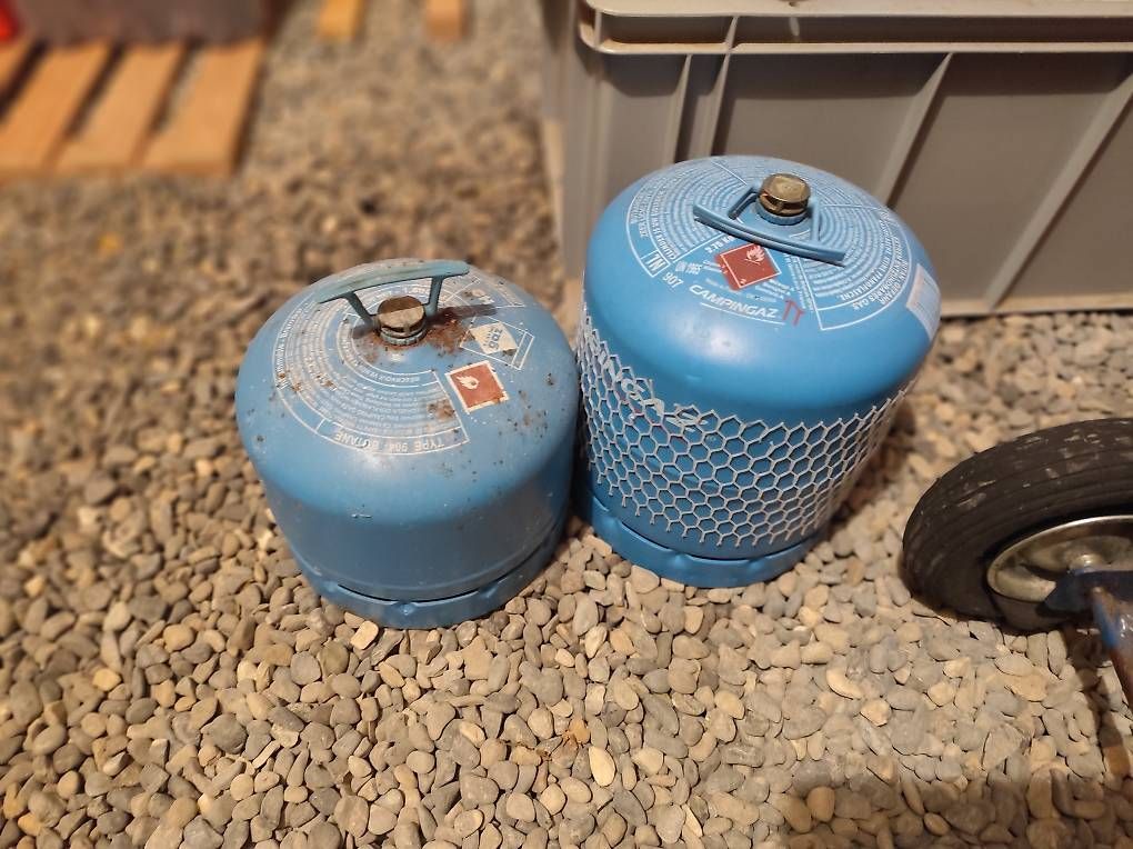 Apparecchiature e tecnologia a gas: Austausch Gasflaschen leer – Usato da Beinwil am See venduto da DJLee