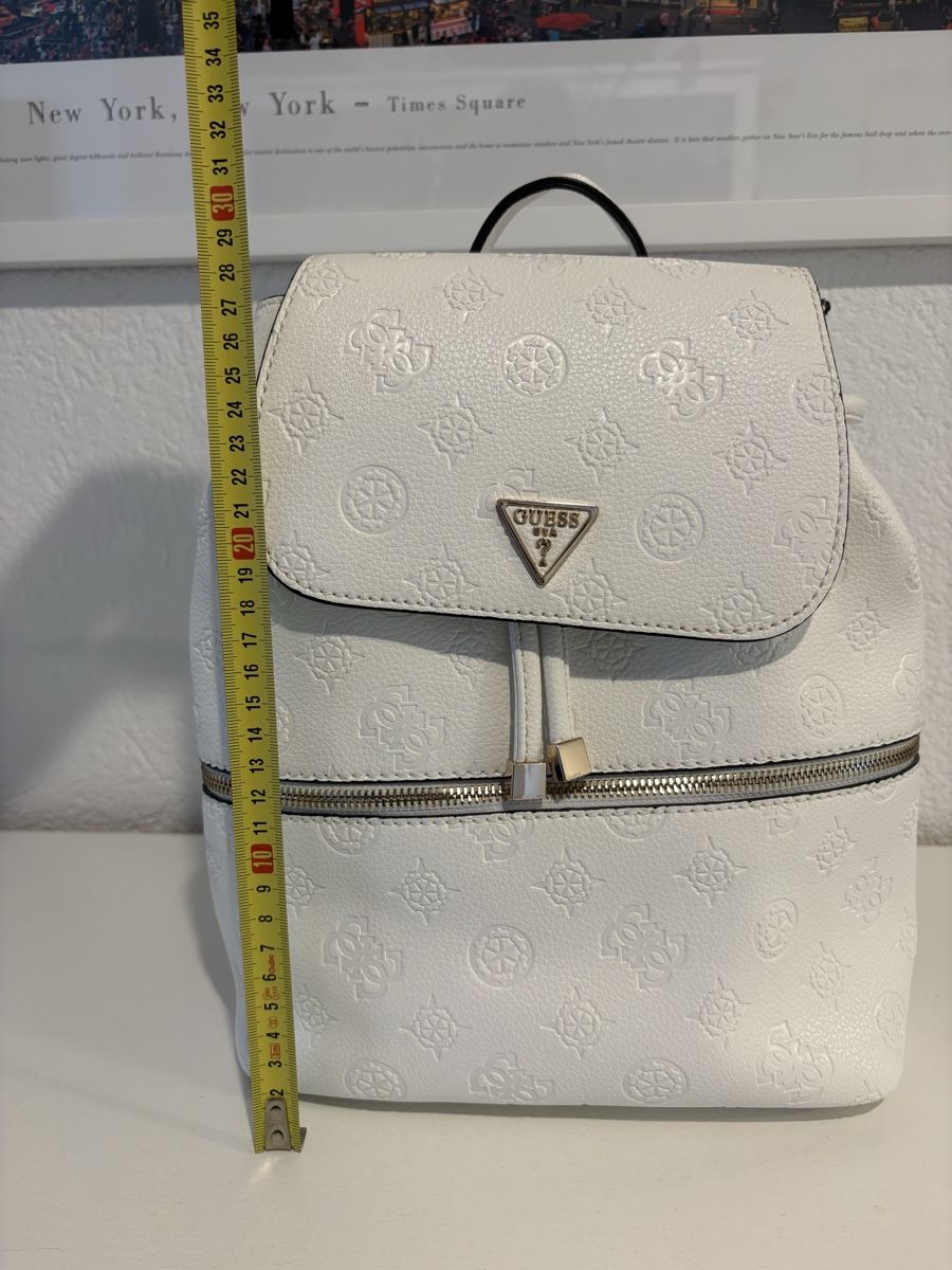 Guess Rucksäcke: Rucksack – Gebraucht aus Bülach von kittygismo 2