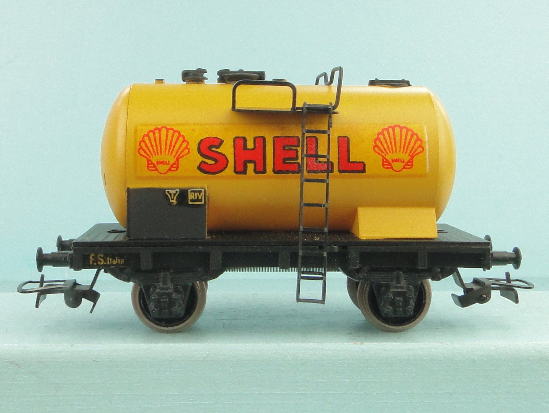 Rivarossi Modelleisenbahnen: RIVAROSSI C Bs, vagone cisterna Shell FS – Gebraucht aus Bülach von cann11 2