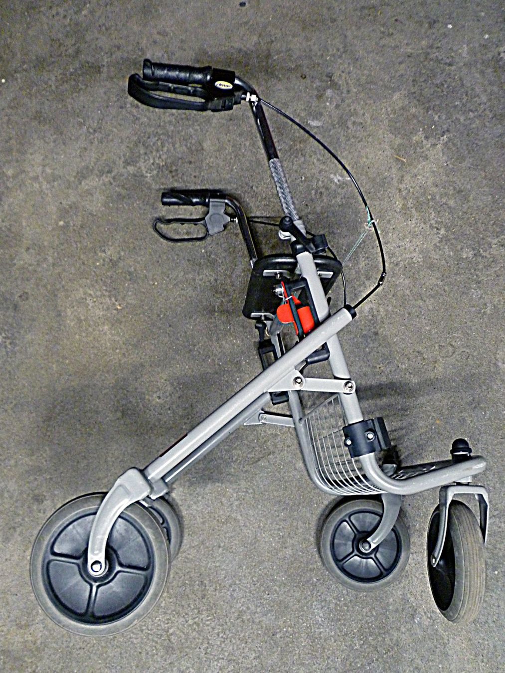 Ausili per la deambulazione: Standard - Rollator Cristallo – Usato da Aarau venduto da Rdodger