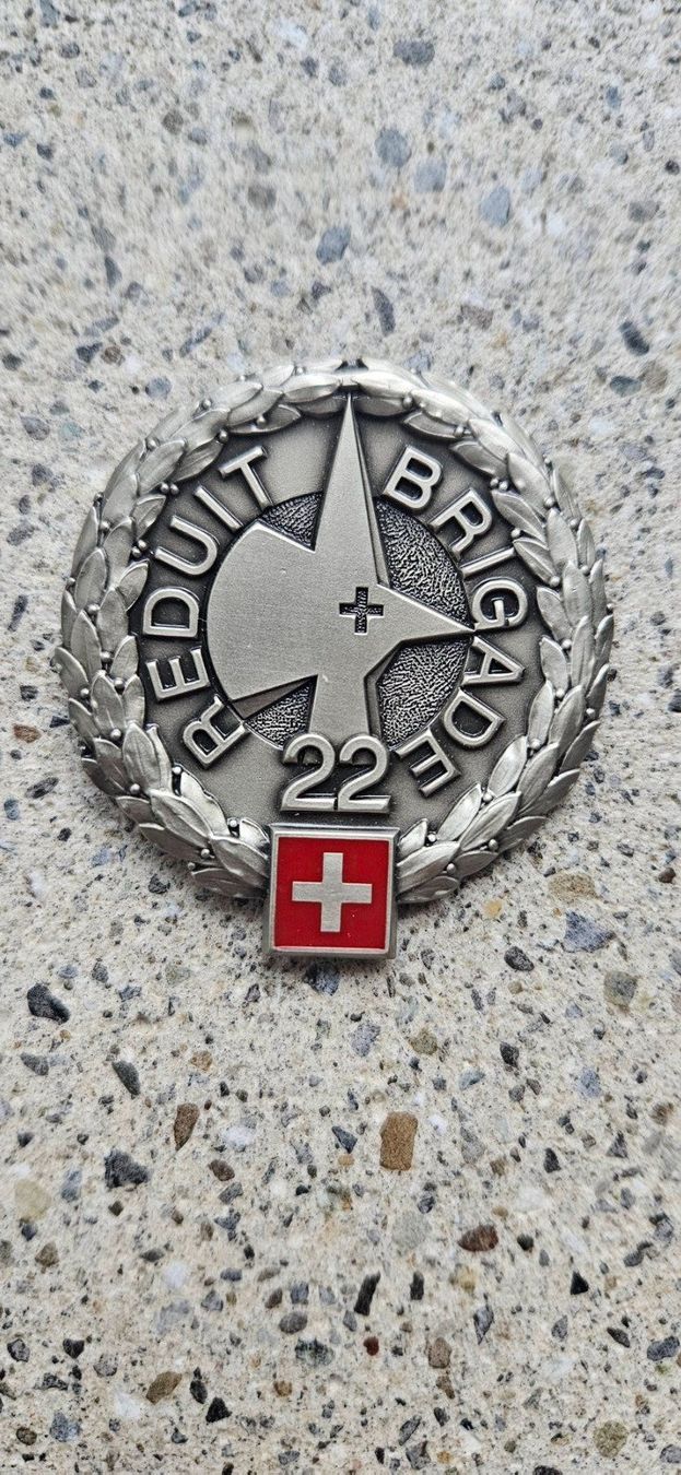 Schweizer Armee Placchette & Badge: *** Beretemblem Silber Schweizer Armee *** – Nuovo e nell'imballaggio originale da Riedholz venduto da fr_sIruP
