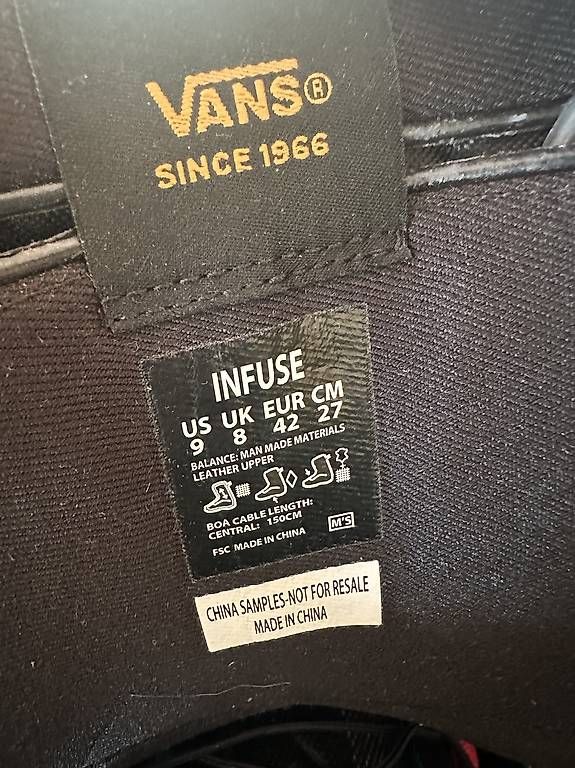 Scarpe da uomo: Boots Vans V3 ultracush 42 – Usato da Vacallo venduto da TrivellinS 1
