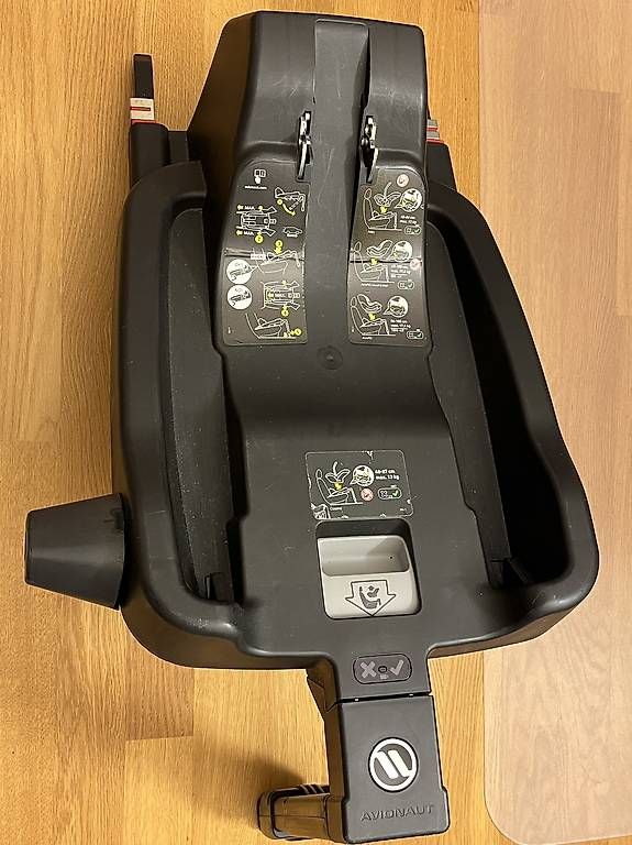 Seggiolini per auto: Avionaut Basisstation IQ Isofix – Usato da Duggingen venduto da pingu76