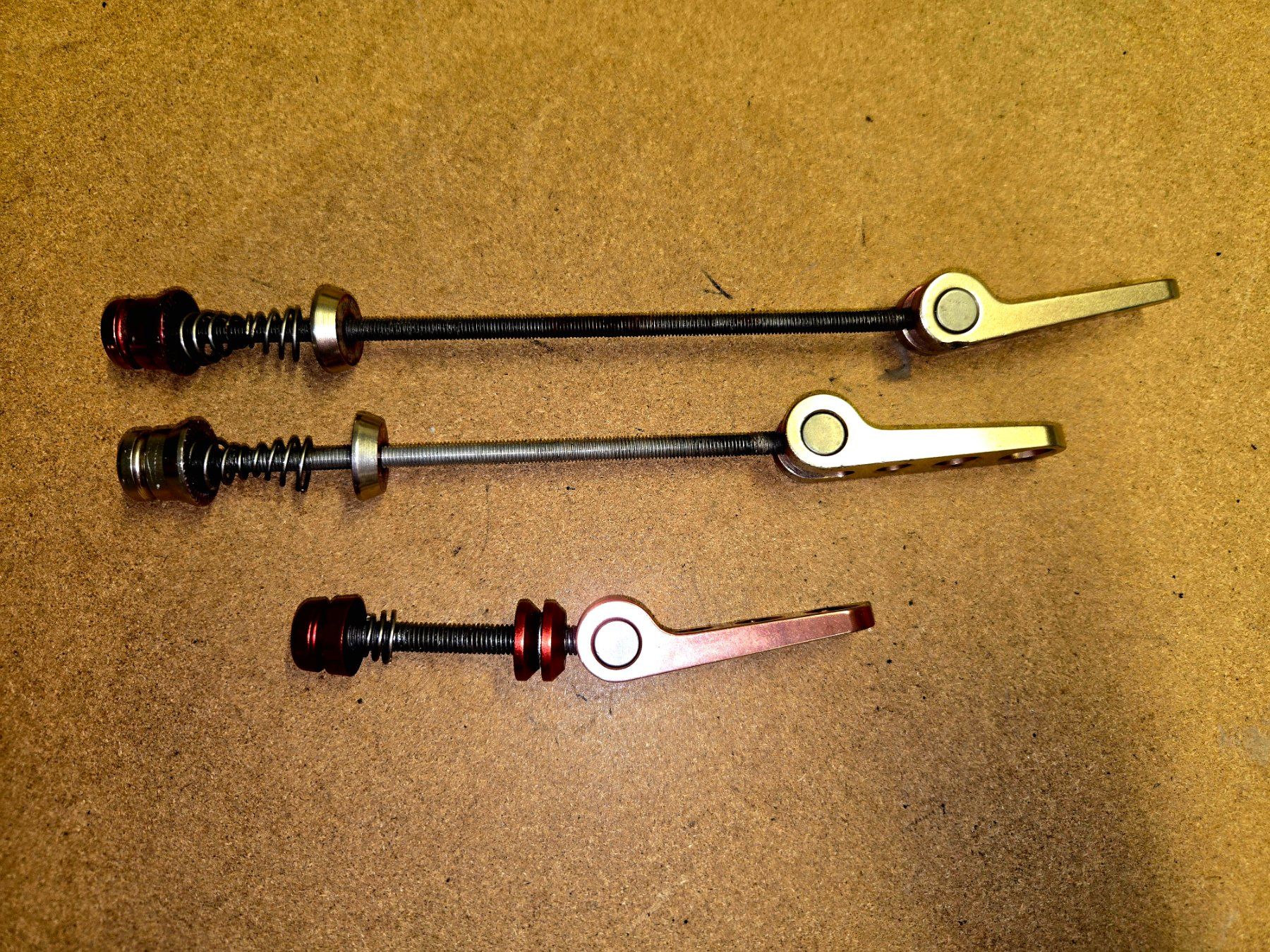 Pezzi di ricambio: Ringle Schnellspaner Set Super kultig Retro MTB Teile – Usato da Ammerswil AG venduto da Undenheim 3
