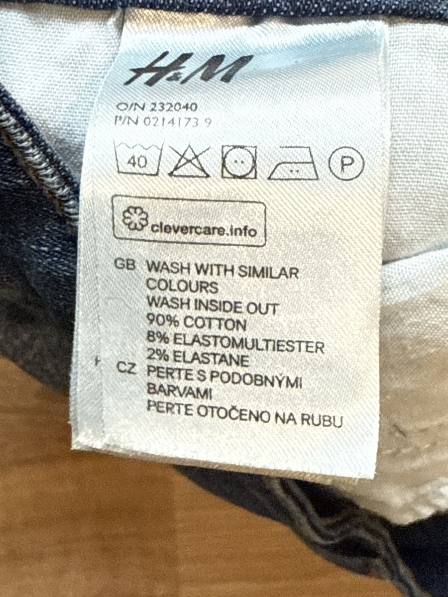 H&M Jeans: Mini short jeans H&M, t.34/XS – Gebraucht aus Tavannes von Thriftshop 3