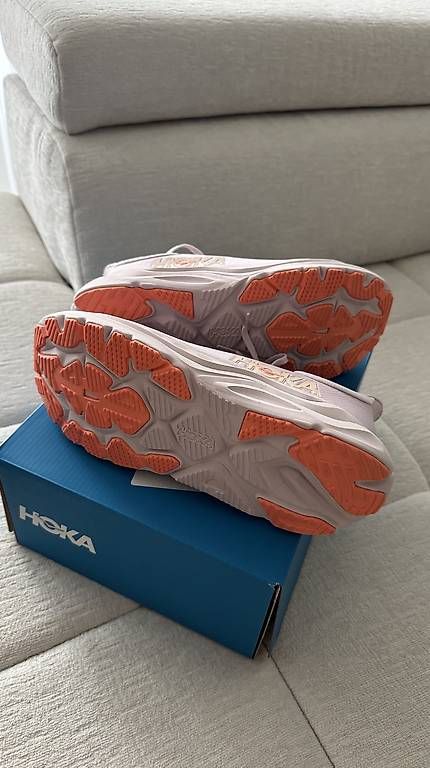 Scarpe da donna: Laufschuh Hoka Arahi 8 – Usato da Waltenschwil venduto da shelly_m 2